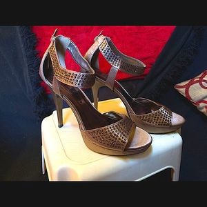 Adorable heels